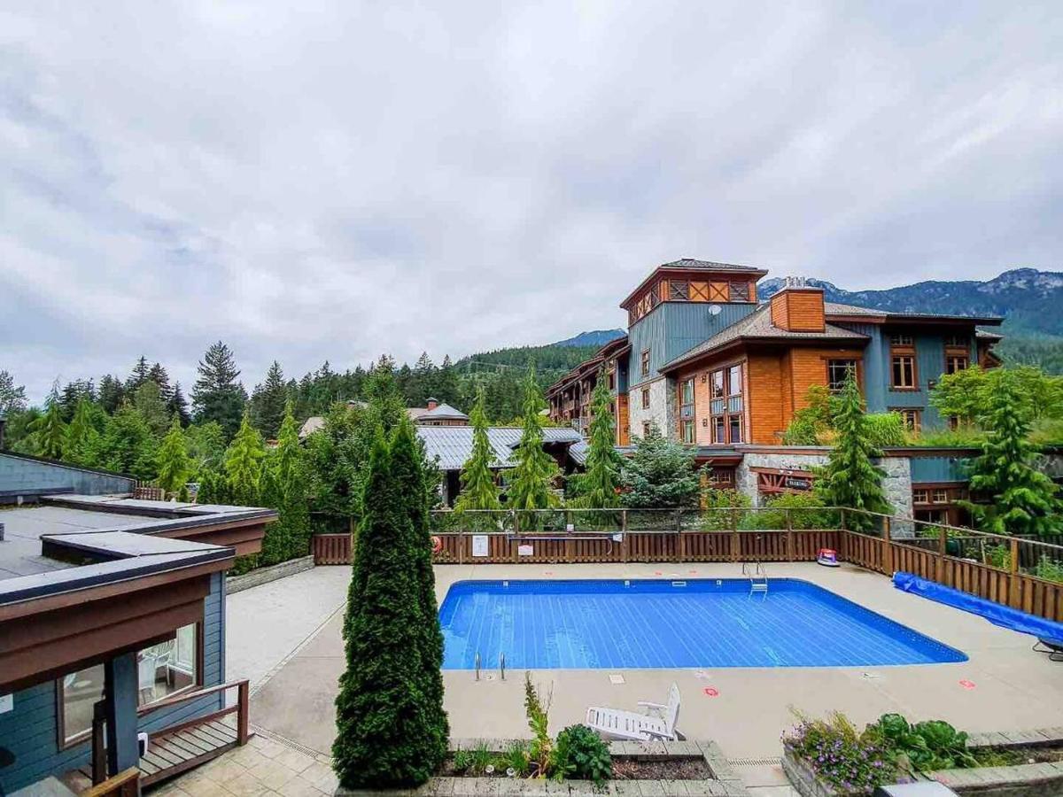 Updated Whistler Creek Studio With Parking Вістлер Екстер'єр фото
