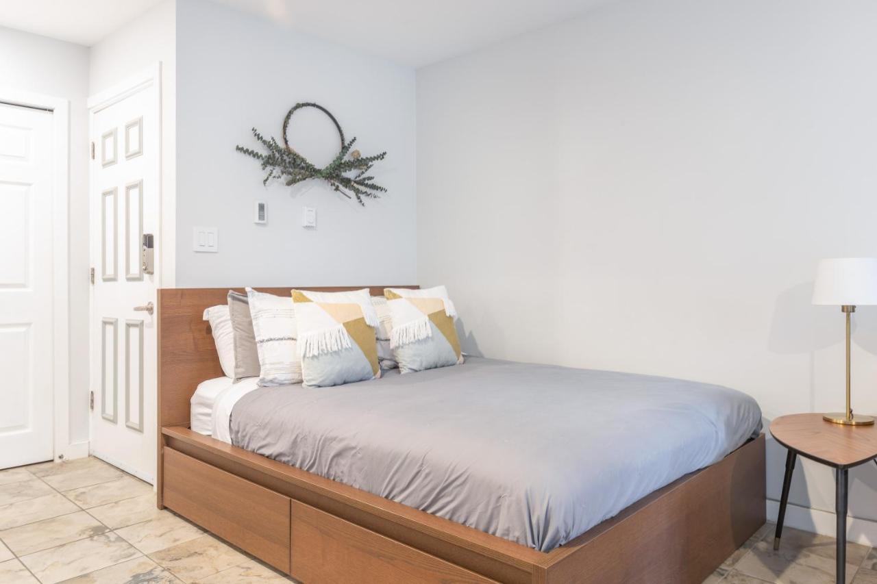 Updated Whistler Creek Studio With Parking Вістлер Екстер'єр фото